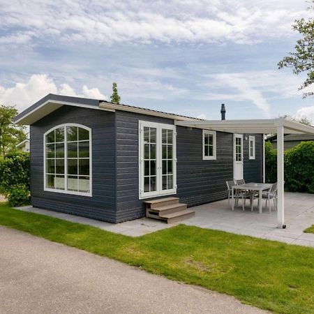 Recreatiepark Jachthaven De Veerstal Lathum - Luxe Chalet Esterno foto
