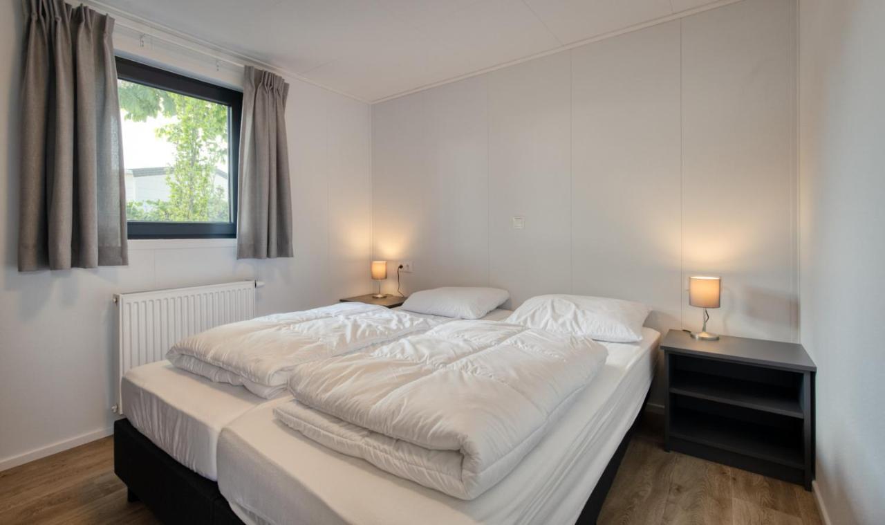 Recreatiepark Jachthaven De Veerstal Lathum - Luxe Chalet Esterno foto