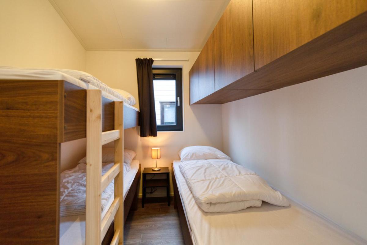 Recreatiepark Jachthaven De Veerstal Lathum - Luxe Chalet Esterno foto